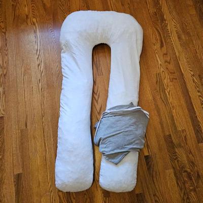 Lot #141 - Pregnancy U-Shaped Body Pillow With Cover