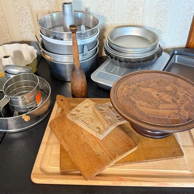 Pan Lot #2 Baking Pans, Sifters, Wooden Cutting Boards And More! 