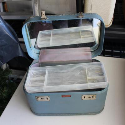 Vintage makeup case