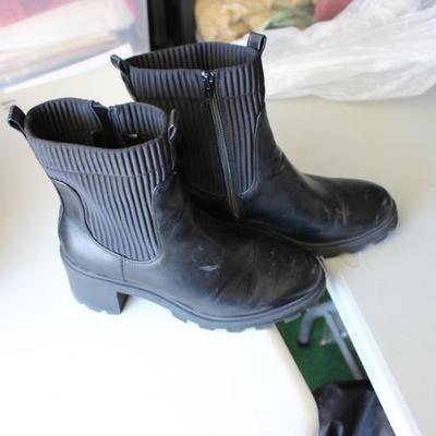 Women's size 11 boots