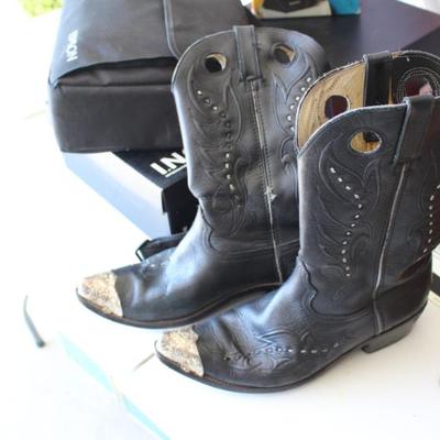 Men's boots size 10 with tips