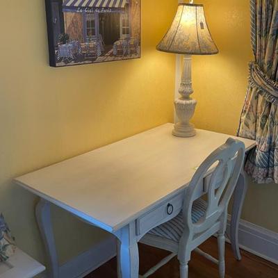 Table desk * chair