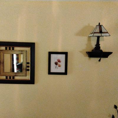 Wall Devor And Lamp