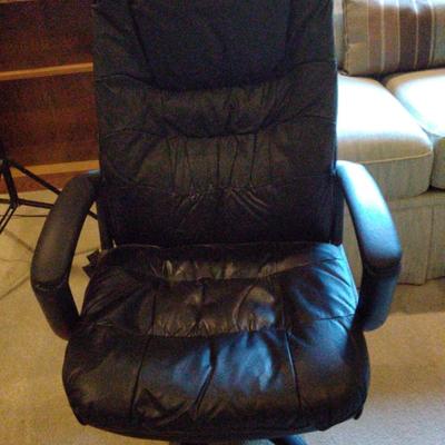 LR139 OFFICE CHAIR 