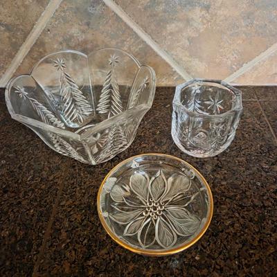 Lot #157 - Christmas Themed Glass & Crystal Bowls
