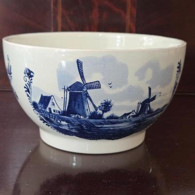 Lot #179 - Delft Blue Holland Hand Painted Bowl