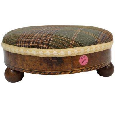 ANTIQUE TUNBRIDGE WALNUT FOOTSTOOL