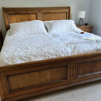 Ethan Allen Sleigh BED New Country Regan
SPLIT KING MATTRESS TEMPERPEDIC