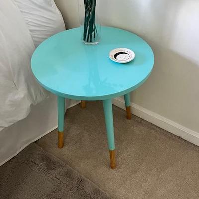 round turquoise table 