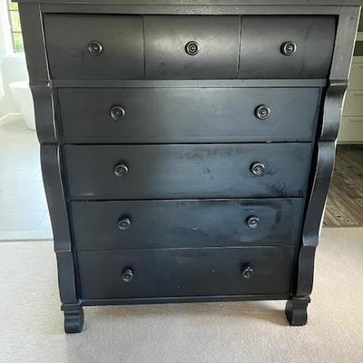 Ethan Allen Lindsey Chest
   44 WIDE/53hIGH/19"DEEP