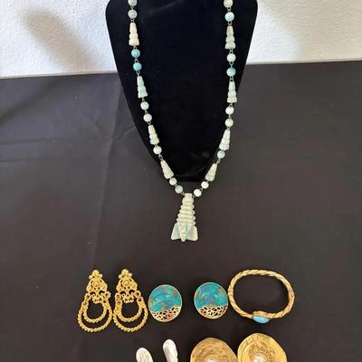 Blues and Gold: Mixed Lot