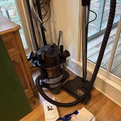 Rainbow vacuum with aquamate and accessories 