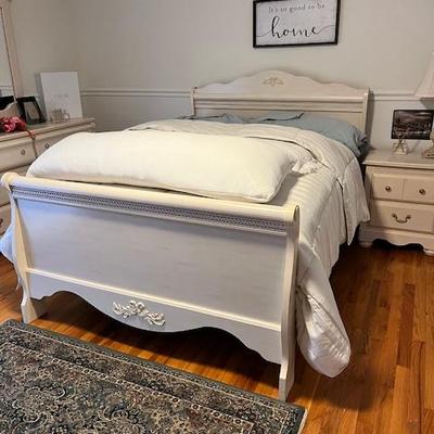 Girls complete bedroom set 