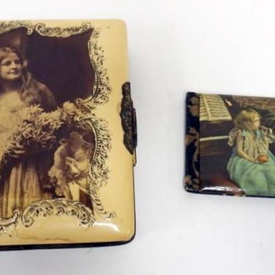 1121	VICTORIAN PHOTO ALBUM W/SOME PHOTOS & GUEST SIGNATURE BOOK, SPINE LOOSE ON ALBUM, LARGEST APPROXIMATELY 9 IN X 11 IN X 3 IN HIGH

