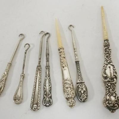 1225	GROUP OF ASSORTED STERLING SILVER HANDLED SEWING ITEMS
