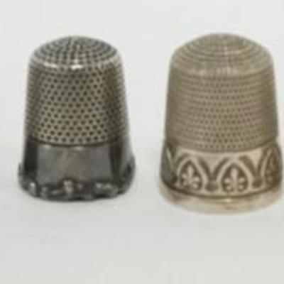 1215	8 STERLING THIMBLES, 1.2 OZT TOTAL WEIGHT
