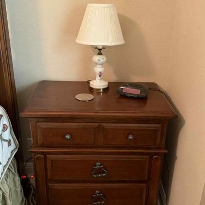 SOLD — Queen Bed Set
Includes headboard, footboard, and nightstand.
Thank you to everyone who reached out — this beautiful set has found...