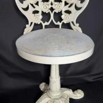 Rosebud Vanity Stool