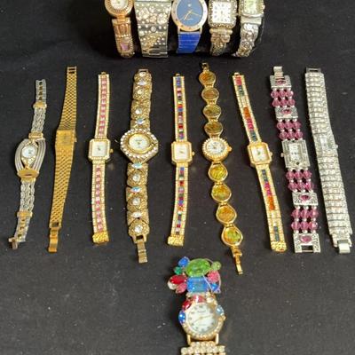 Costume Women's Watches 