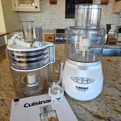 Lot #220 - Cuisinart Custom Prep 11 Food Processor