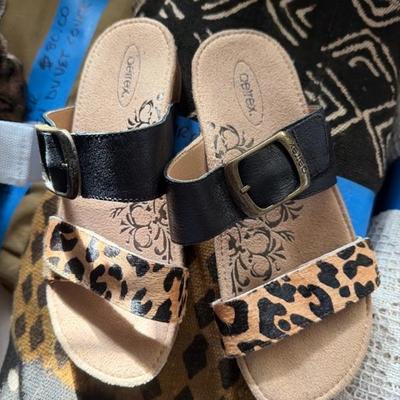 Aertrex sandals