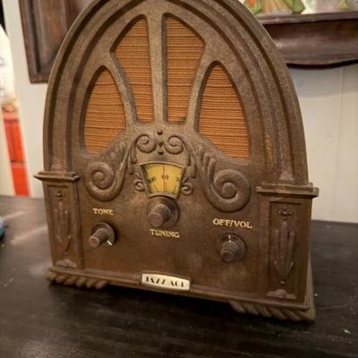 Vintage Jazz Age Cathedral Style Radio