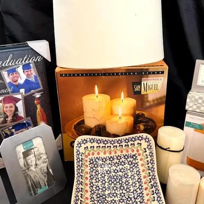 Lot 116:  Home Decor