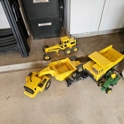 Vintage Tonka Trucks 