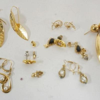 1191	ASSORTED GOLD OR GOLD TONE EARRINGS AS FOUND, SOME MARKED, 9.95 DWT
