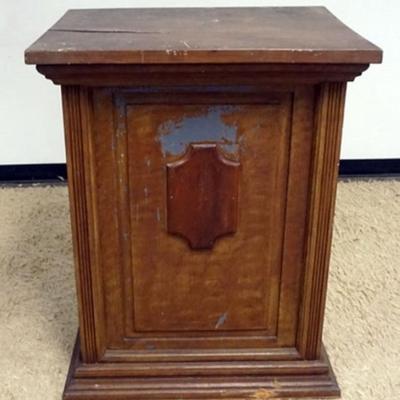 1232	ANTIQUE PODIUM, APPROXIMATELY 33 IN X 24 IN X 42 IN H
