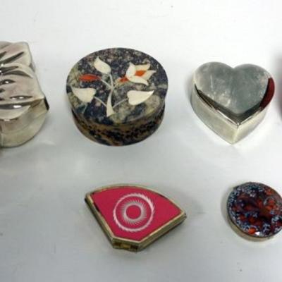 1150	ASSORTMENT OF STONE, WOOD AND 2 METAL DRESSER BOXES WITH 2 PILL BOXES
