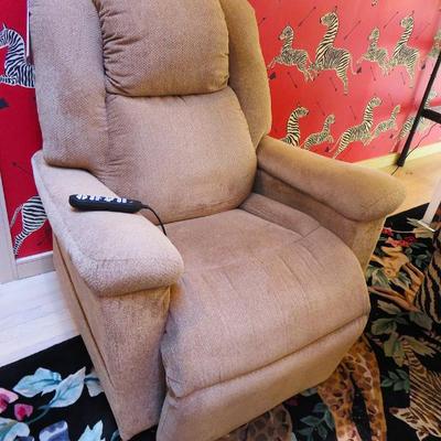 Ultra Comfort lift chair