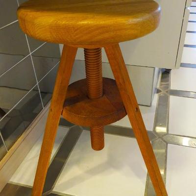 Drafting stool