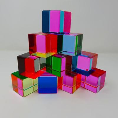 Vasa Velizar Mihich "Perception Cubes"