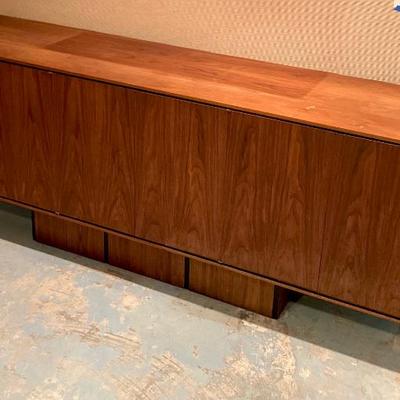 (BID ITEM) Vladimir Kagan credenza