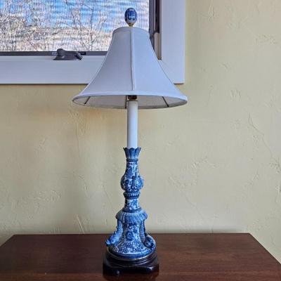 Vintage Blue & White Porcelain Table Lamp – Chinoiserie Ornate Base, Working Lamp