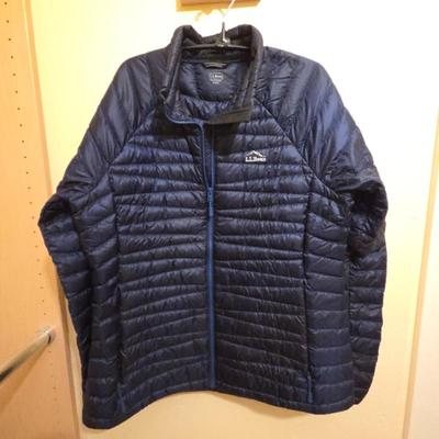 L.L. Bean Women’s Size Medium Ultralight Down Jacket – Navy Puffer – Lightweight Packable Outdoor Coat