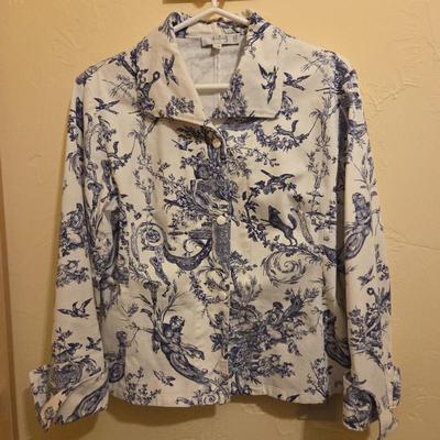 1-2-3 Paris Women’s Size 12 Toile Print Jacket – Blue & White French Scenic Pattern – Button Front Top