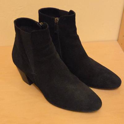 Aquatalia Women's Size 10 Suede Ankle Boots Made in Italy