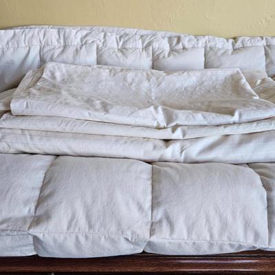 Lot #253 - King Size Lot Including Off-White Duvet, Duvet Cover & Two King Pillow Cases