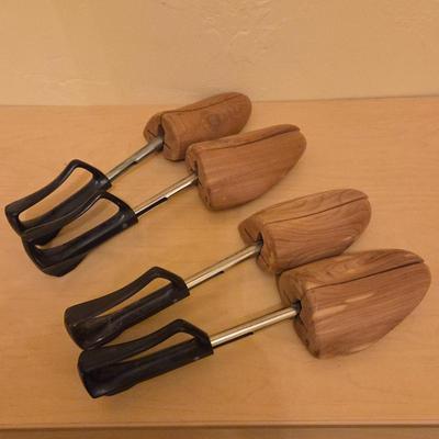 Lot of 2 Cedar Shoe Trees – Solid Wood Adjustable Shoe Shapers – Men’s/Women’s Sizes