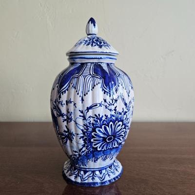 Antique Italian Blue & White Delftware-Style Ginger Jar w/ Lid - Floral Porcelain Vase, Chinoiserie Decor