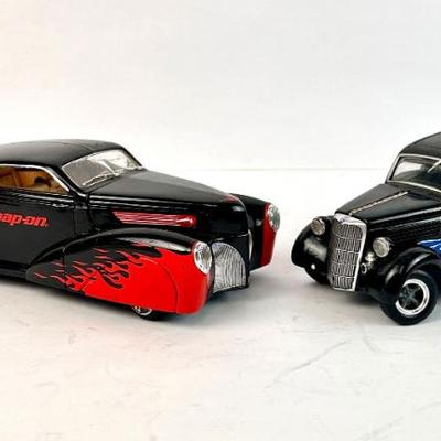 Lot #118 Set of 2 Hot August Nights 1:24 Die-Cast Cars – Lincoln Zephyr Snap-On & 1935 Ford Sedan Delivery