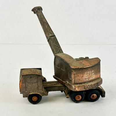 Lot #120 Antique LORAIN Diecast Crane Truck – Heavy Equipment Toy – Rare Early Model
