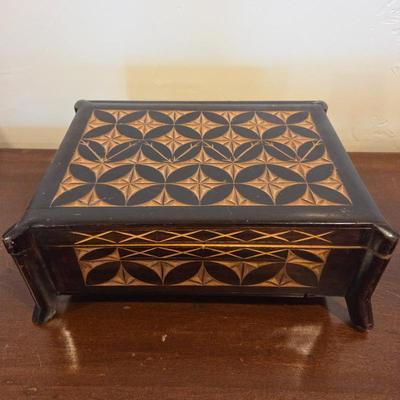 Vintage Carved Wood Jewelry Box – Geometric Pattern Trinket Box Handcrafted Decor