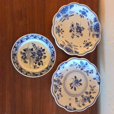 Set of 3 Delft Holland Blue & White Decorative Plates • Floral Wall Plates • Cottage Farmhouse Décor