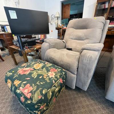 Rocker Recliner and Ottomon