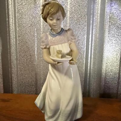 Vintage LLADRO Genuine Porcelain 
“Happy Birthday Girl” 
