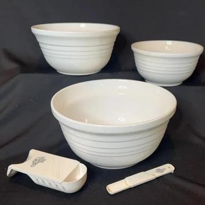 Pampered Chef Item & Nesting Bowls Stoneware 
