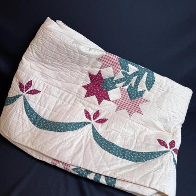 Arch Quilts: Green, Burgundy and Cream